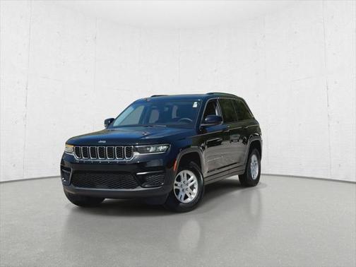 2023 Jeep Grand Cherokee Laredo 4x4