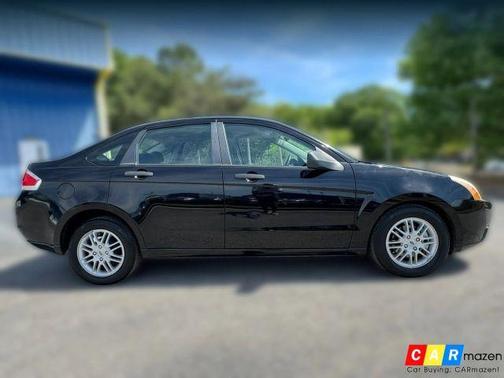 Black 2009 Ford Focus SE