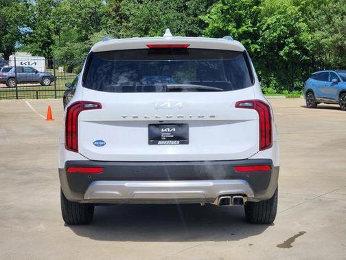 Glacial White Pearl 2022 Kia Telluride S