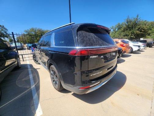 Aurora Black 2022 Kia Carnival SX