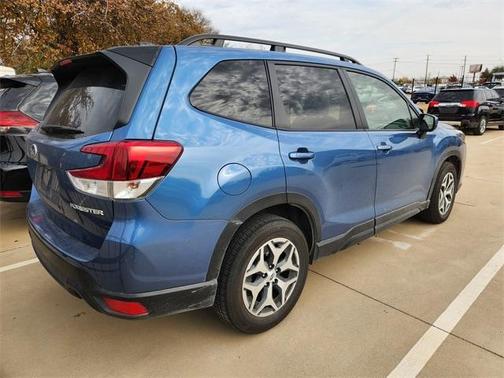 2024 Subaru Forester Premium