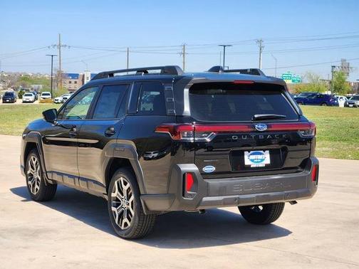 Crystal Black Silica 2026 Subaru Outback Touring XT