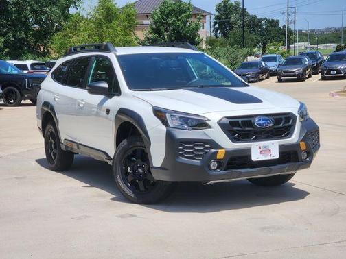 Crystal White Pearl 2024 Subaru Outback Wilderness