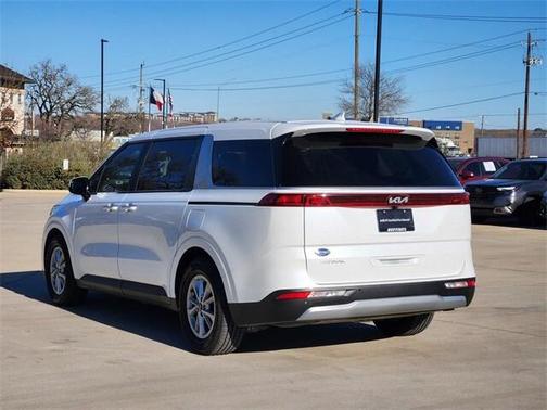 2023 Kia Carnival LX