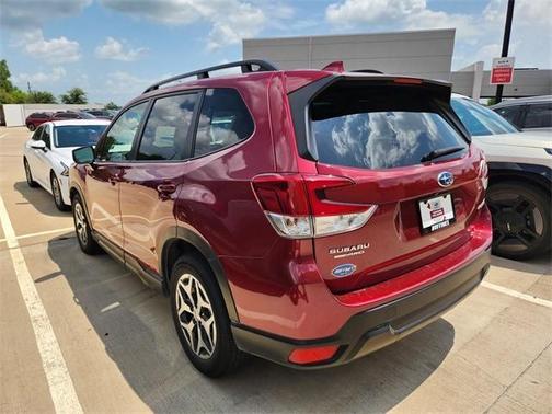 2022 Subaru Forester Premium