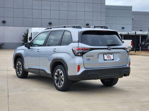Ice Silver Metallic 2025 Subaru Forester Premium