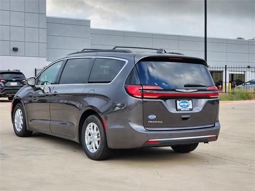 2022 Chrysler Pacifica Touring-L