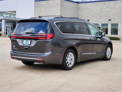 2022 Chrysler Pacifica Touring-L
