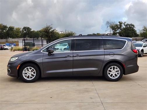 2022 Chrysler Pacifica Touring-L