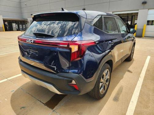 Blue 2026 Kia Seltos LX