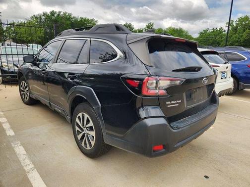 Crystal Black Silica 2023 Subaru Outback Premium