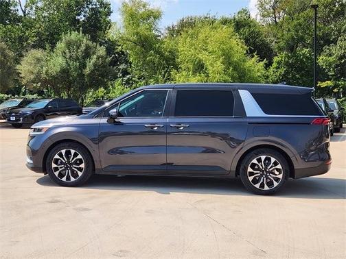 2023 Kia Carnival EX