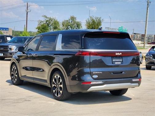 2023 Kia Carnival EX