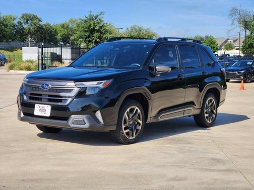 Crystal Black Silica 2025 Subaru Forester Limited