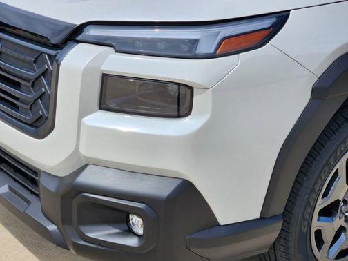 Crystal White Pearl 2026 Subaru Outback Premium