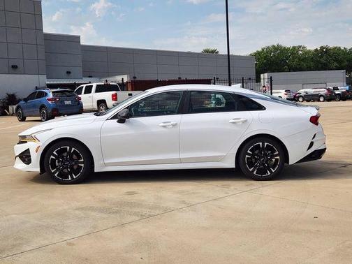 Glacial White Pearl 2024 Kia K5 GT-Line