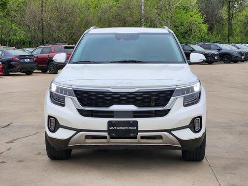 Snow White Pearl 2023 Kia Seltos SX