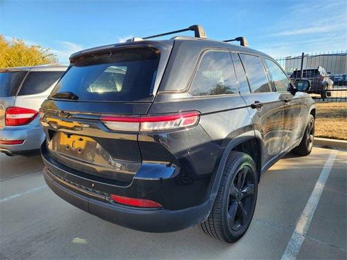 2022 Jeep Grand Cherokee Altitude