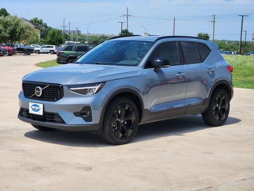 Gray Metallic 2023 Volvo XC40 B5 Plus Dark Theme
