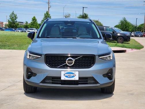 Gray Metallic 2023 Volvo XC40 B5 Plus Dark Theme