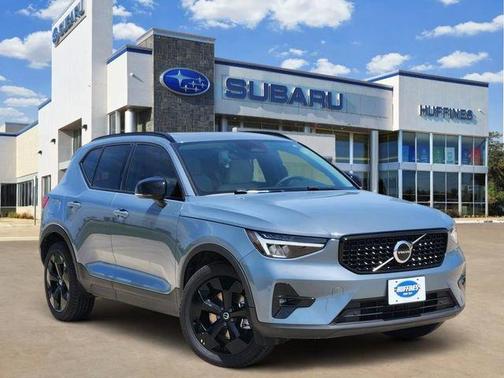 Gray Metallic 2023 Volvo XC40 B5 Plus Dark Theme
