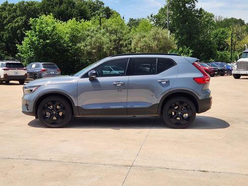 Gray Metallic 2023 Volvo XC40 B5 Plus Dark Theme