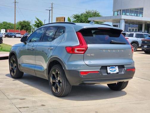 Gray Metallic 2023 Volvo XC40 B5 Plus Dark Theme