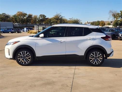 2022 Nissan Kicks SV