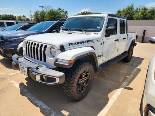 Bright White Clearcoat 2023 Jeep Gladiator Texas Trail