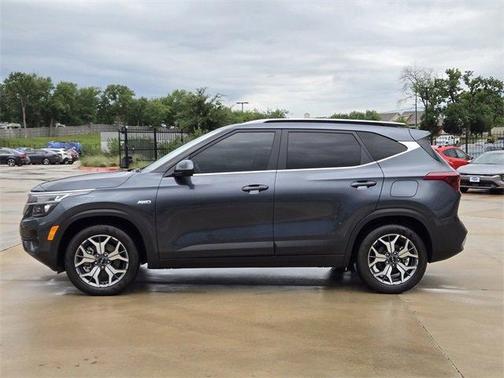 2022 Kia Seltos EX