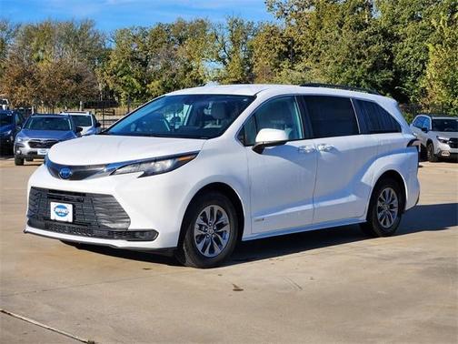 2021 Toyota Sienna LE