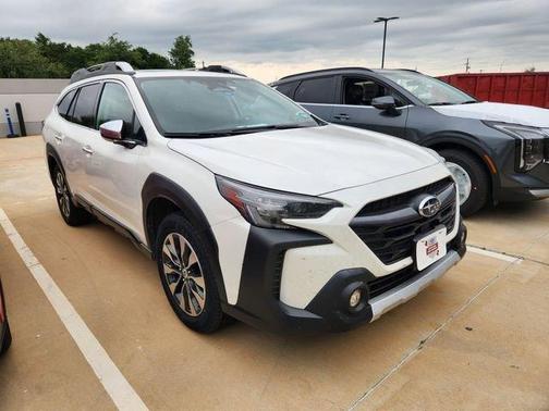 Crystal White Pearl 2023 Subaru Outback Touring