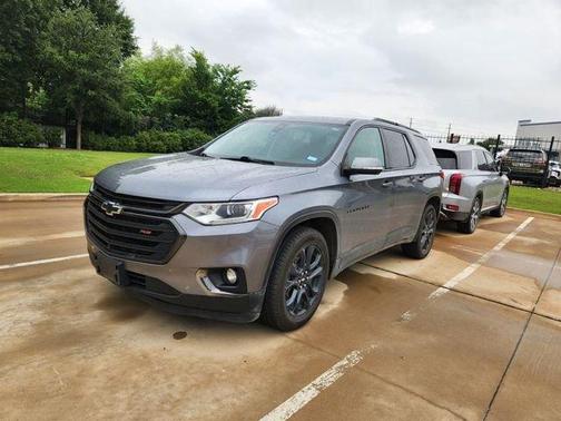 Satin Steel Metallic 2021 Chevrolet Traverse RS