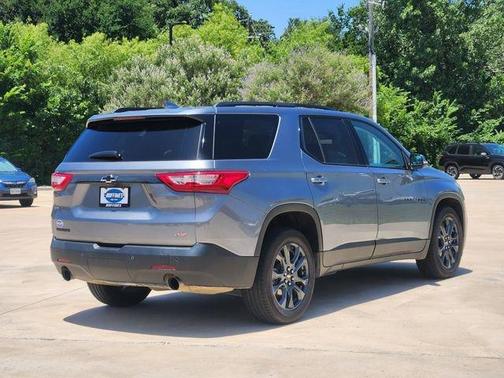 Satin Steel Metallic 2021 Chevrolet Traverse RS