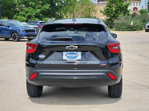 Mosaic Black Metallic 2025 Chevrolet Trax 2RS