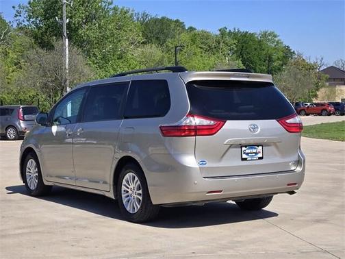 2017 Toyota Sienna XLE