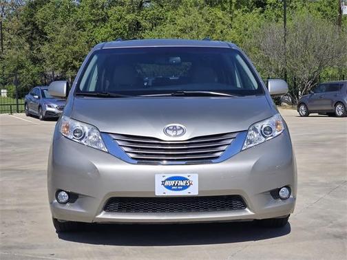 2017 Toyota Sienna XLE