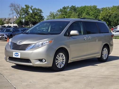 2017 Toyota Sienna XLE