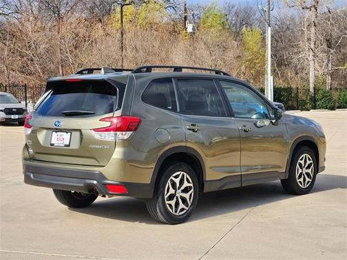 2023 Subaru Forester Premium