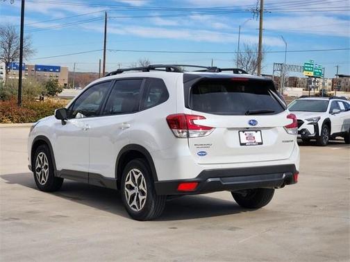 2024 Subaru Forester Premium