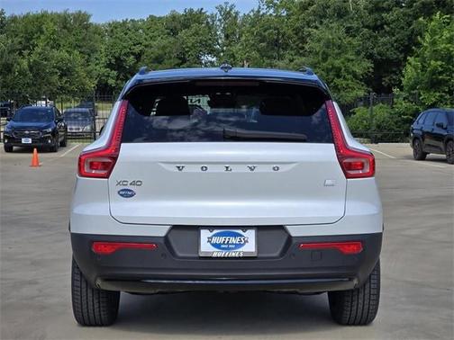 2021 Volvo XC40 Recharge Pure Electric P8
