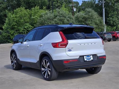 2021 Volvo XC40 Recharge Pure Electric P8