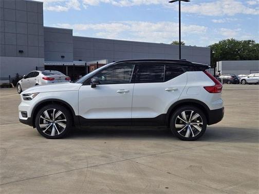 2021 Volvo XC40 Recharge Pure Electric P8