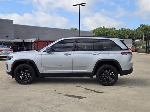 2023 Jeep Grand Cherokee Altitude