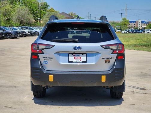 Ice Silver Metallic 2023 Subaru Outback Wilderness