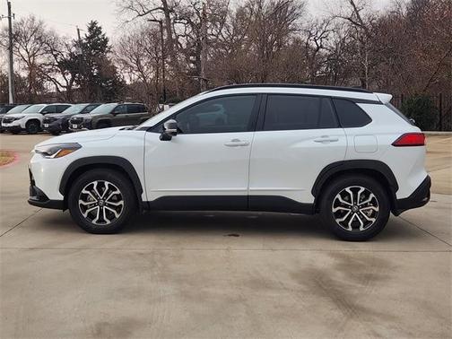 2025 Toyota Corolla Cross Hybrid SE