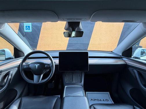 2022 Tesla Model Y Long Range Dual Motor All-Wheel Drive