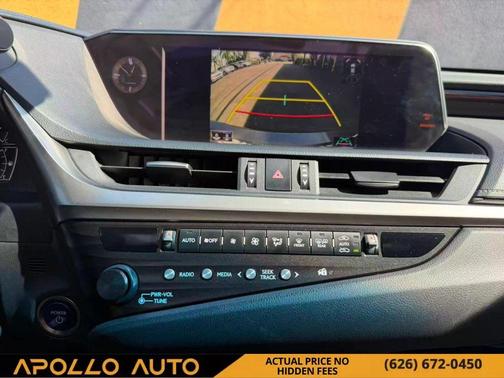 2019 Lexus ES 300h Base