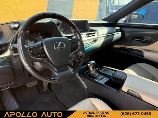 2019 Lexus ES 300h Base