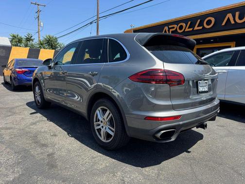 Silver 2018 Porsche Cayenne Cayenne